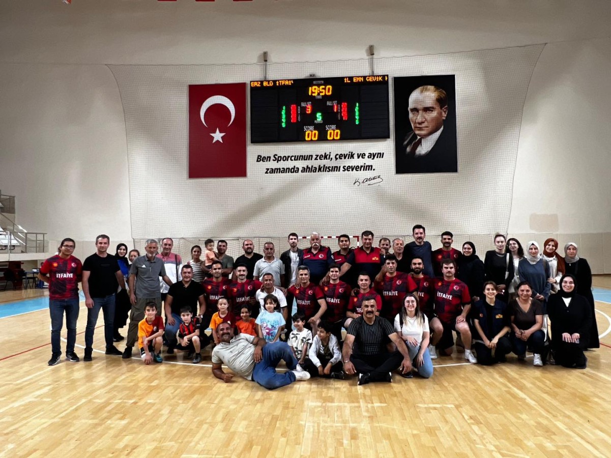 Erzincan Belediyesi İtfaiye Müdürlüğü Voleybol Takımı adını Yarı Finale yazdırdı
