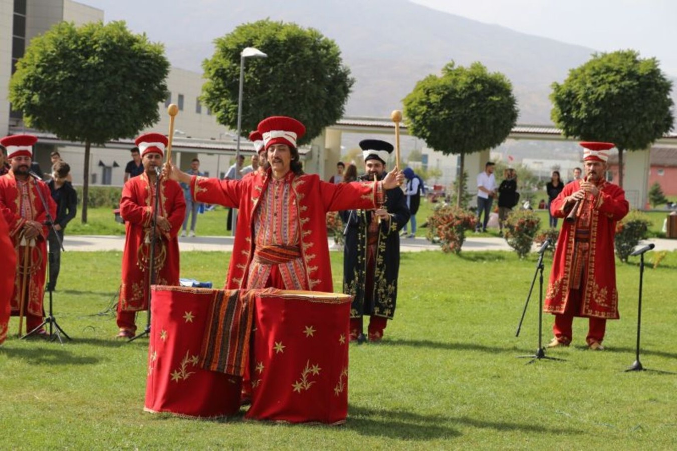 Erzincan Belediyesi Mehter Takımı Erzincan Binali Yıldırım Üniversitesi’nde