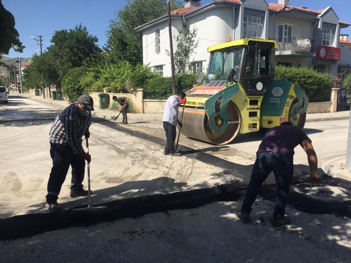 Erzincan Belediyesi Üst Yapı Çalışmalarına Devam Ediyor