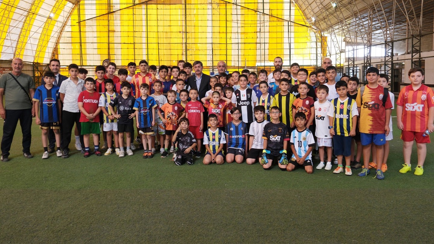 Erzincan Belediyesi Yaz Spor Okulları kapanış programı yapıldı.