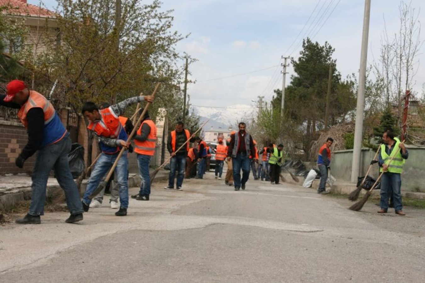 Erzincan Belediyesi’nden Bahar Temizliği