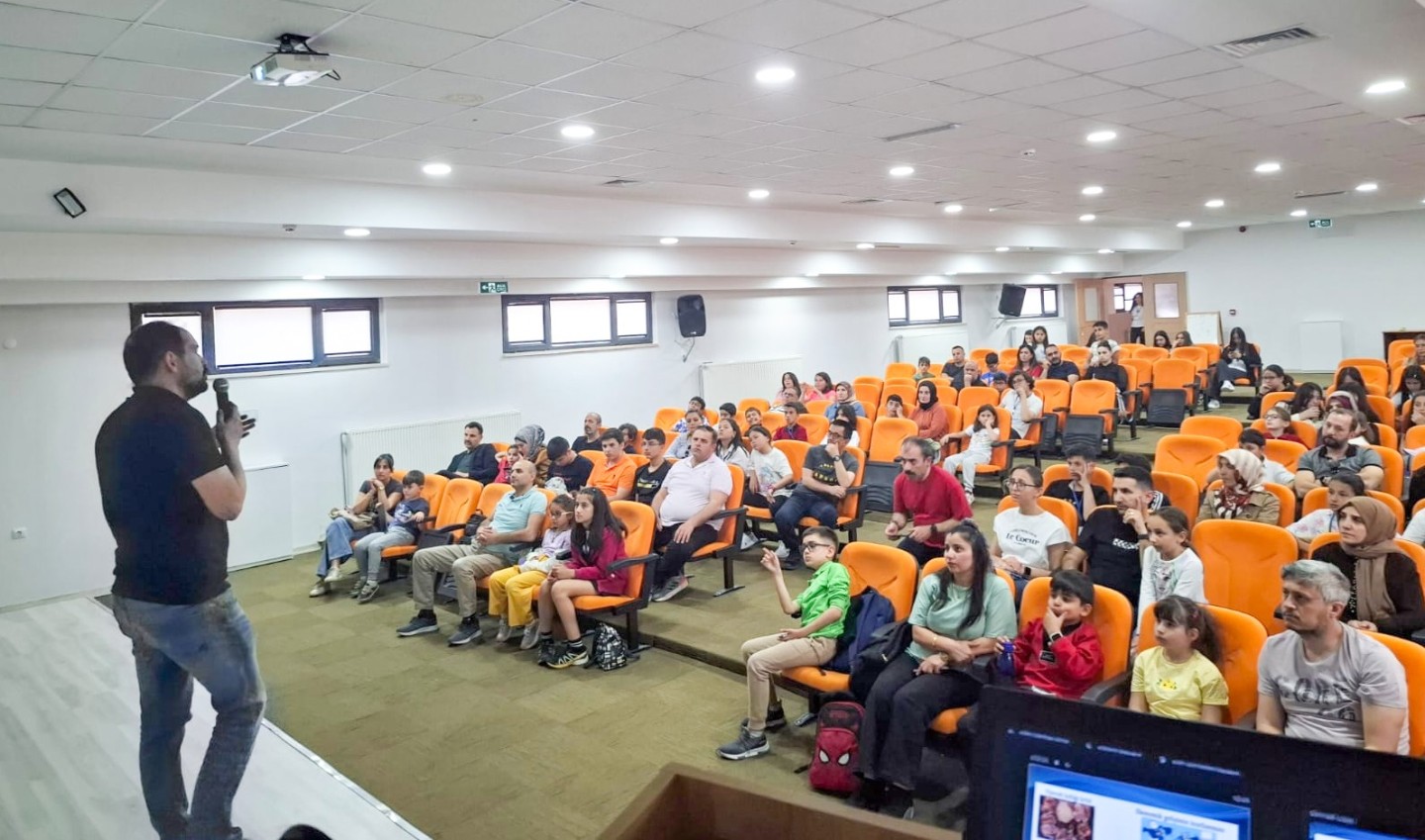 Erzincan Bilim ve Sanat Merkezinde "Su Verimliliği ve Suyun Önemi" Semineri Gerçekleştirildi.
