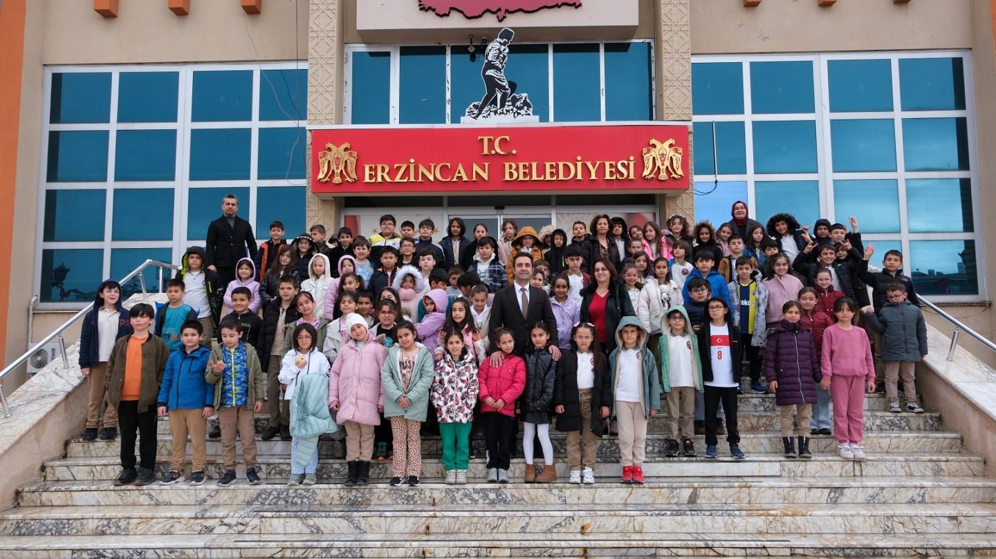Gazi İlkokulu Öğrencilerinden Belediyemize Ziyaret