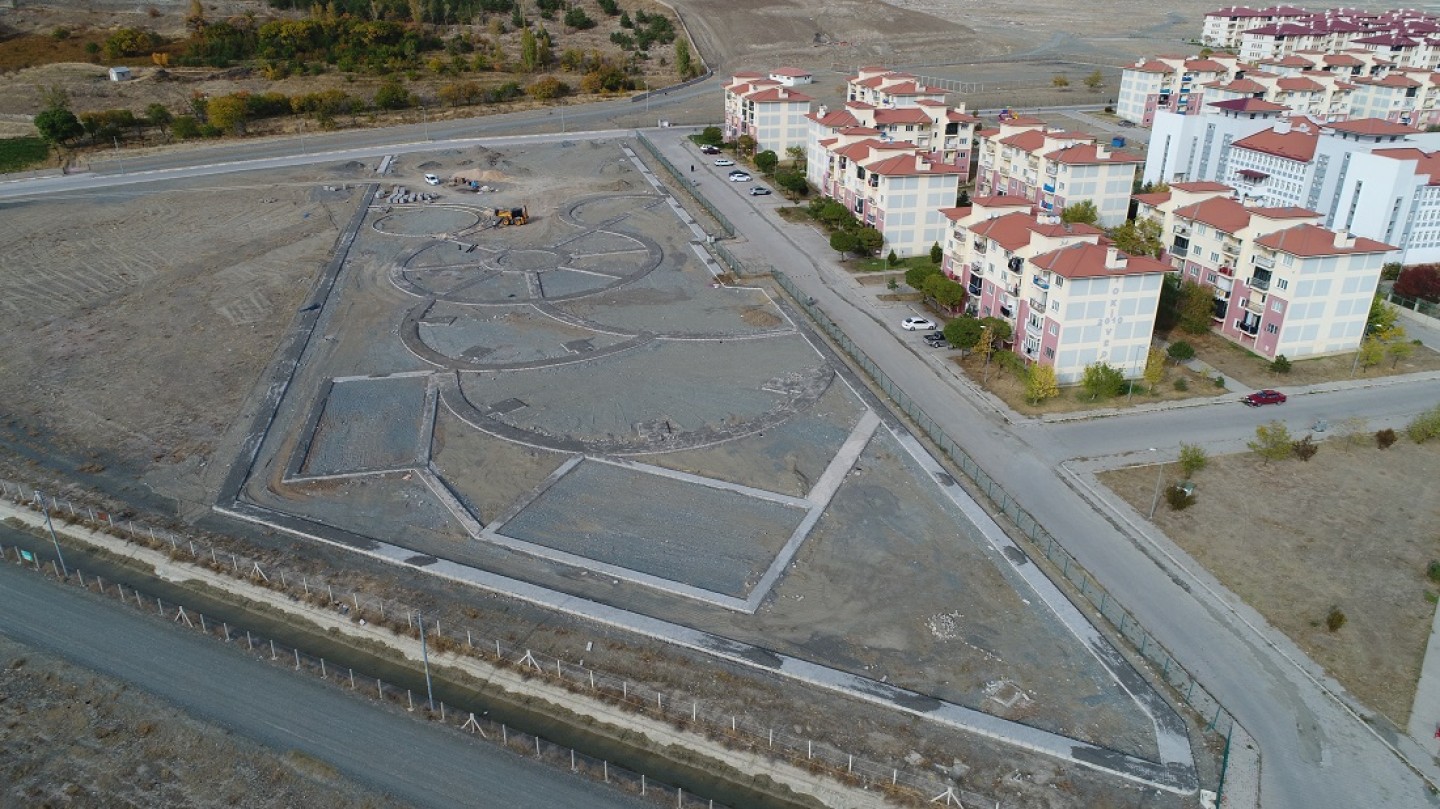 Geçit Yerleşkesi, Munzur Mahallesi’nde yeni park yapım çalışmaları devam ediyor