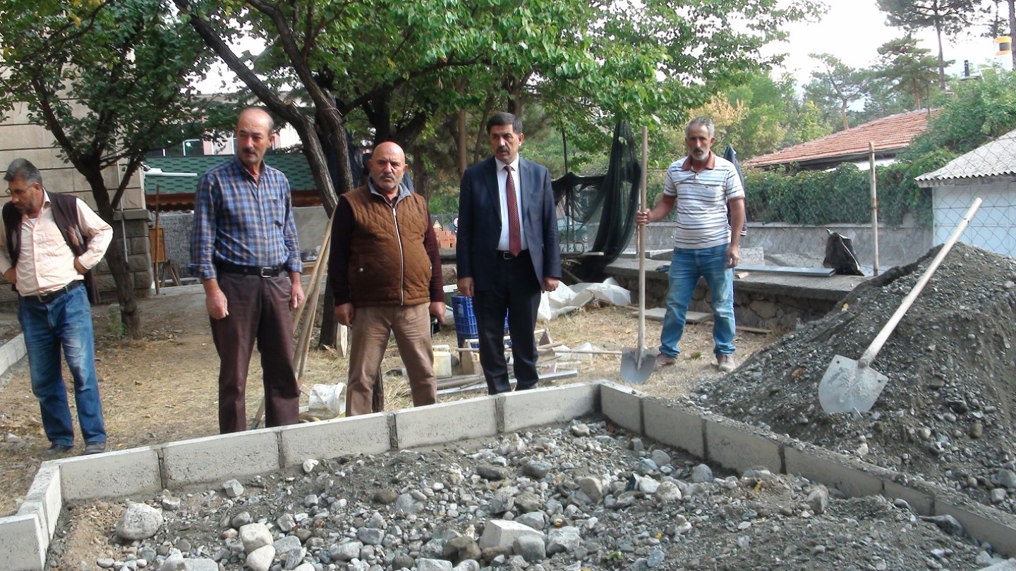 Gülabibey Camisinde Çevre Düzenleme Çalışmaları Başladı