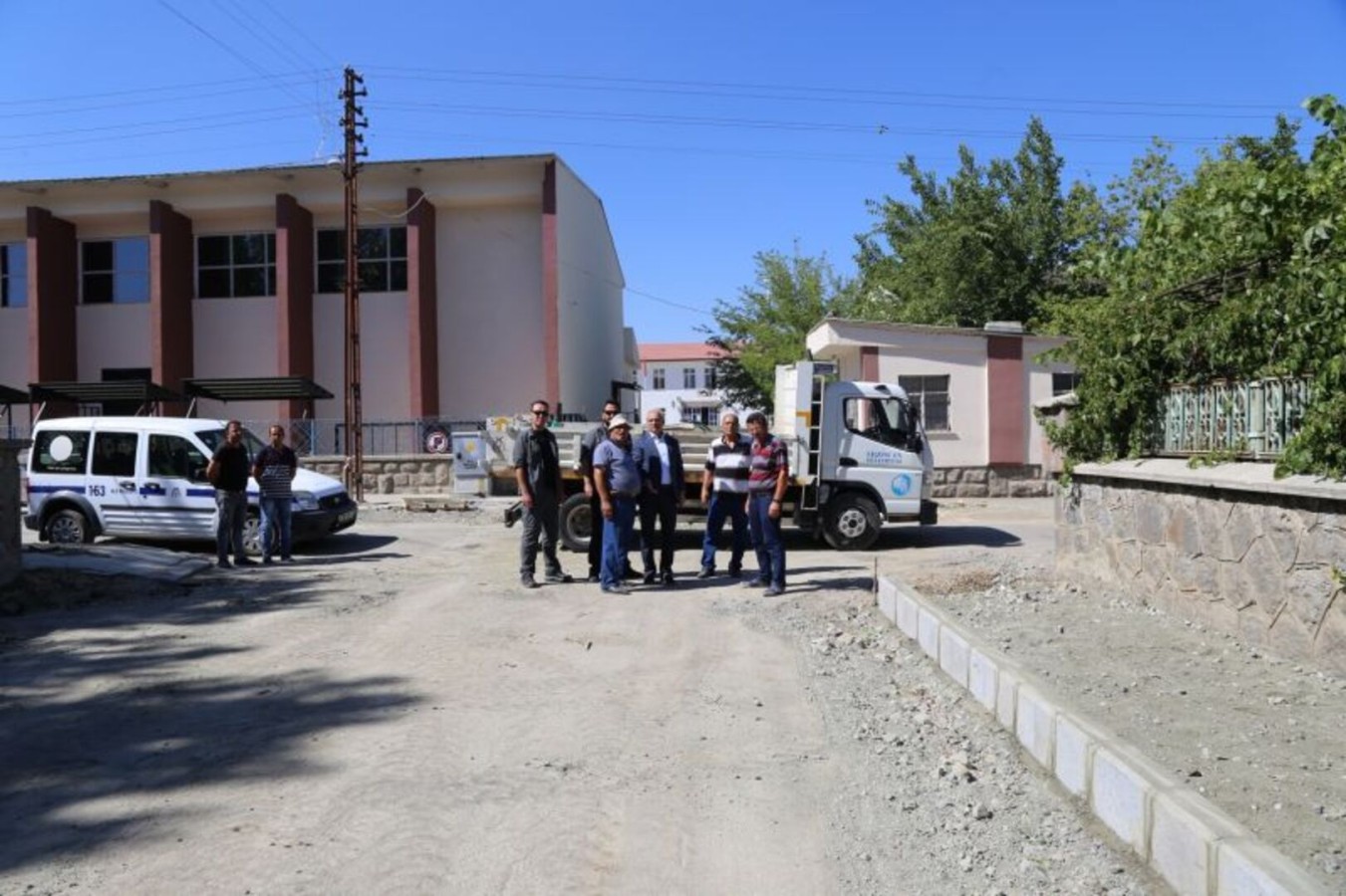 Gülabibey Mahallesinde Üstyapı Çalışmalarına Başlandı