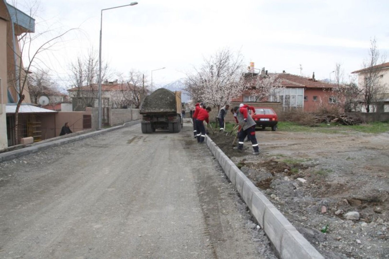 Halit Paşa Mahallesinde Asfalt Çalışmaları Devam Ediyor.