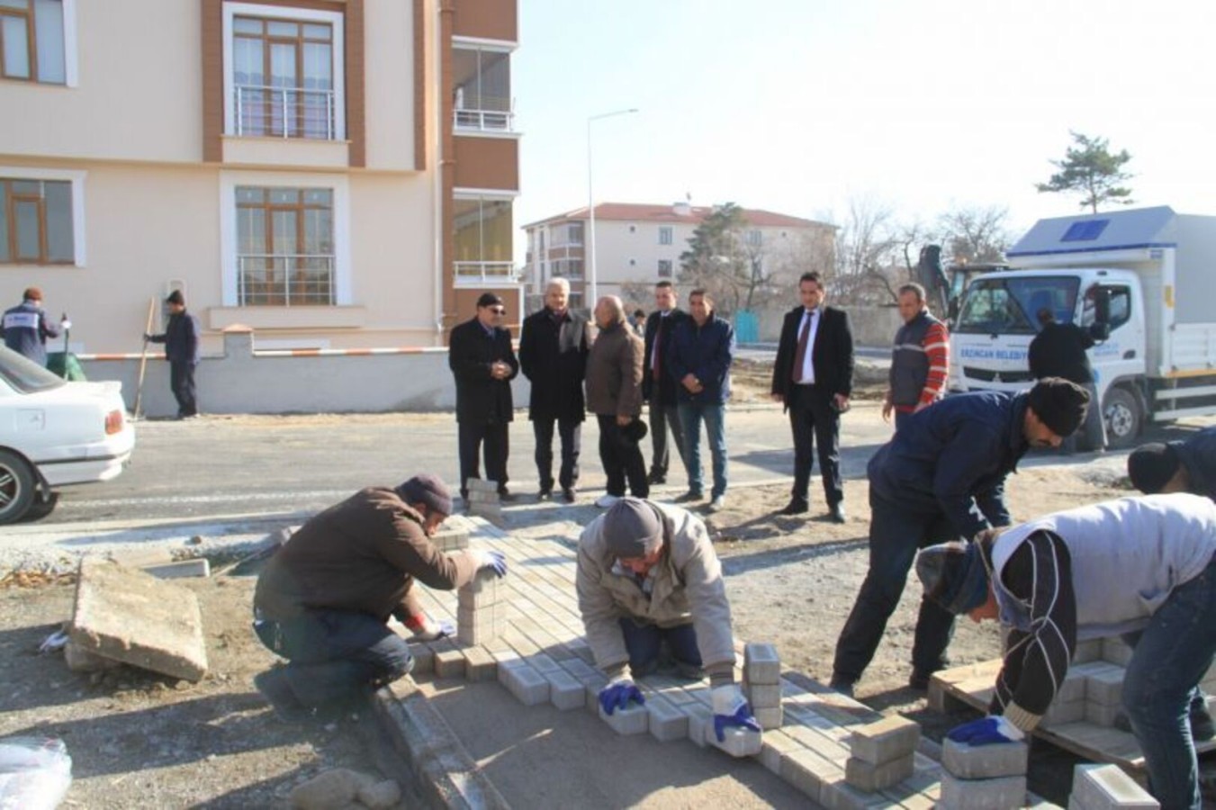 HALİT PAŞA MAHALLESİNDE KALDIRIM ÇALIŞMALARI DEVAM EDİYOR