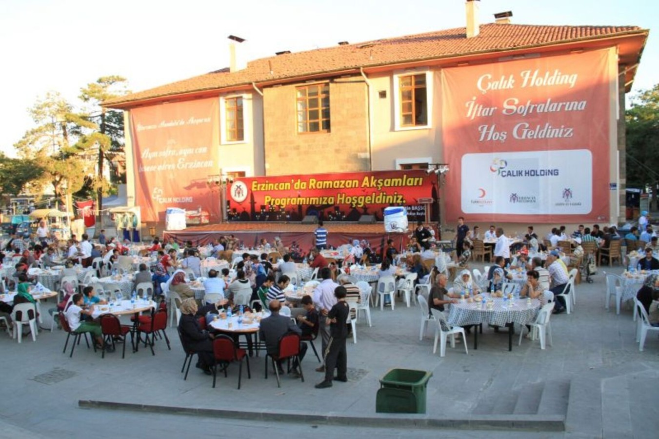 İftar Çadırına Yoğun İlgi