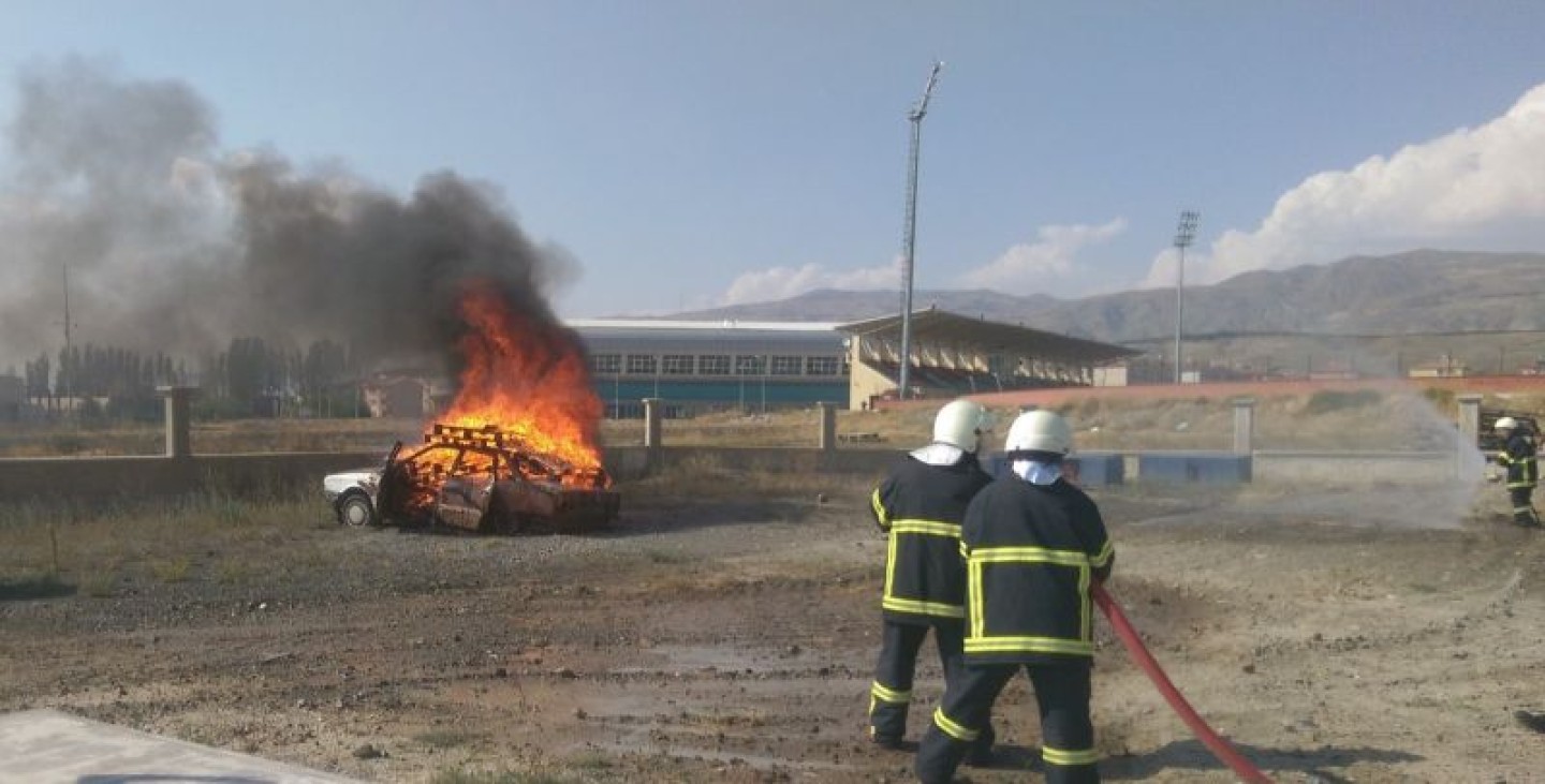 İtfaiye Ekiplerinden Yangın Eğitimi