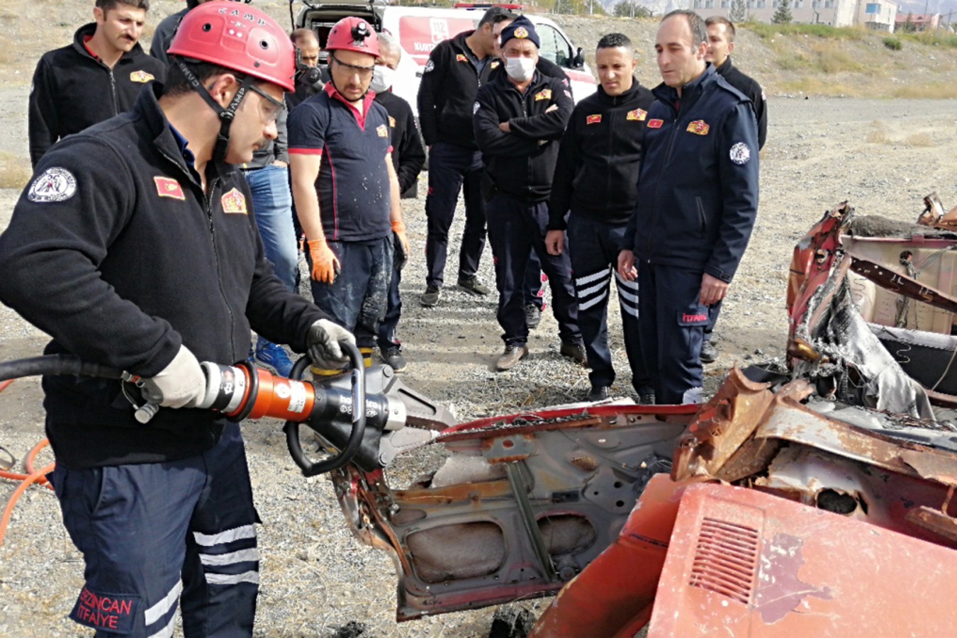 İtfaiye personeline trafik kazalarına müdahale eğitimi verildi