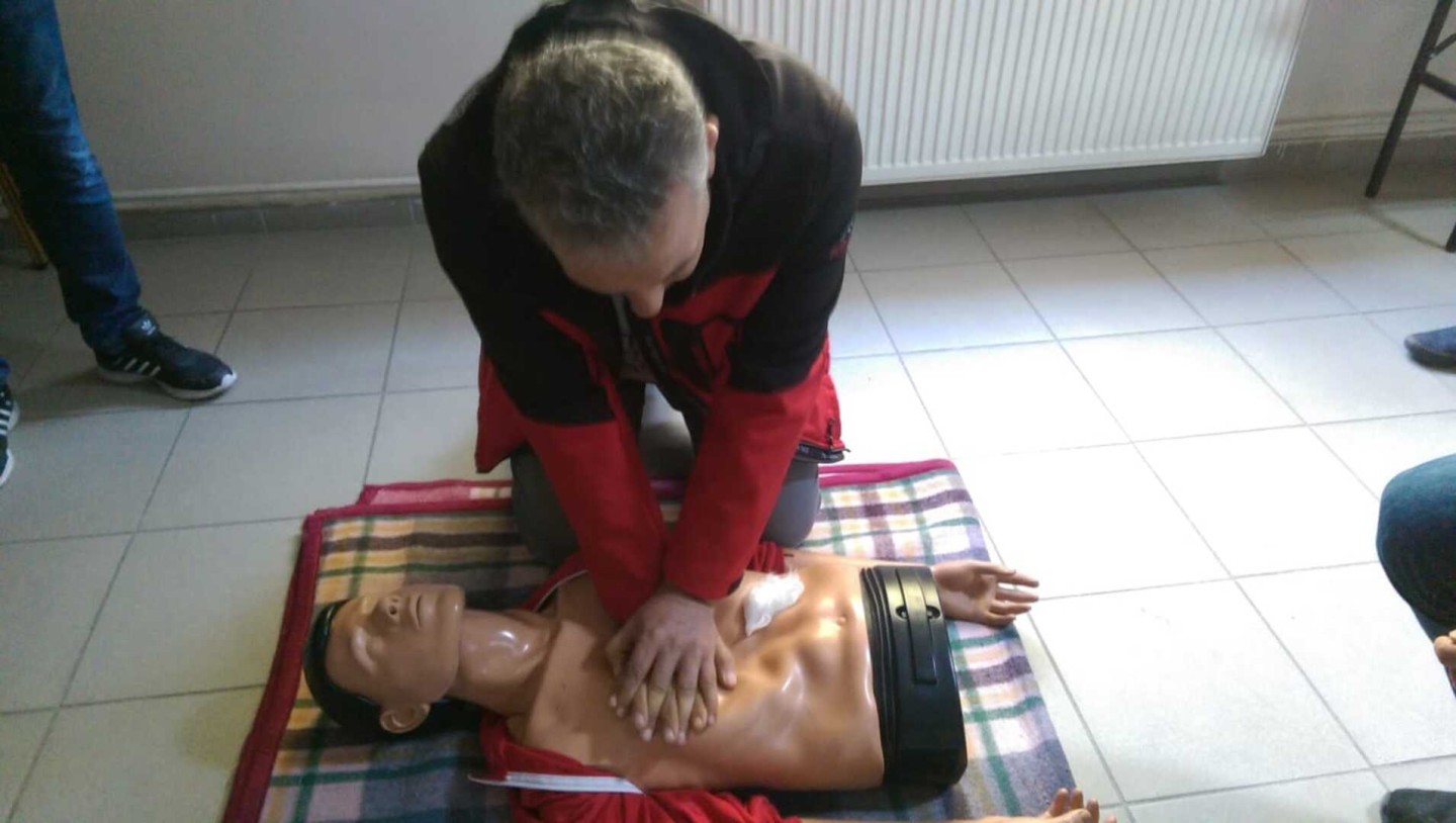 İtfaiye Personeline ve Belediye Arama Kurtarma Ekibine  İlk Yardım Eğitimleri Verildi