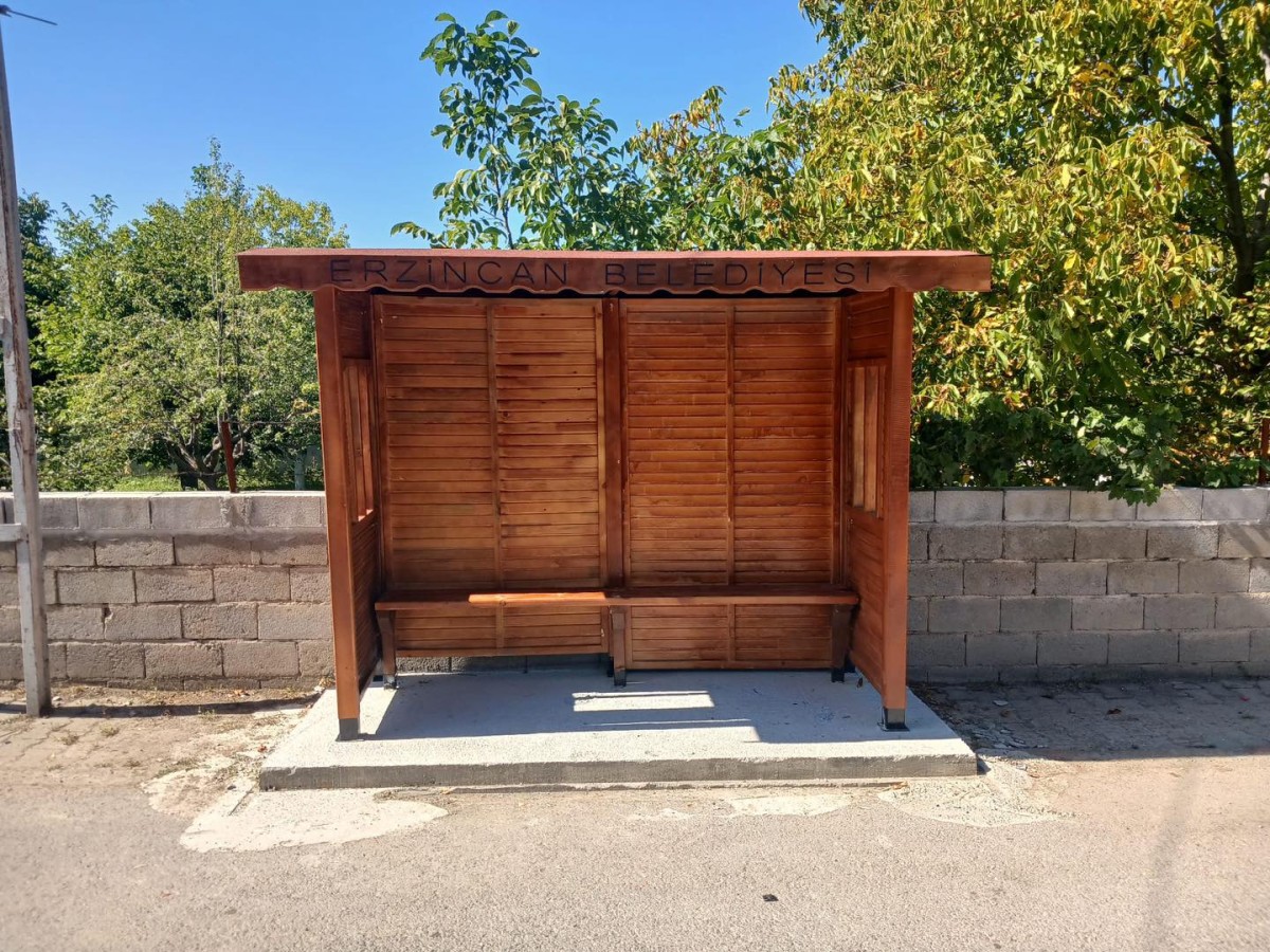 Kapalı Otobüs Durakları yapım işi devam ediyor.