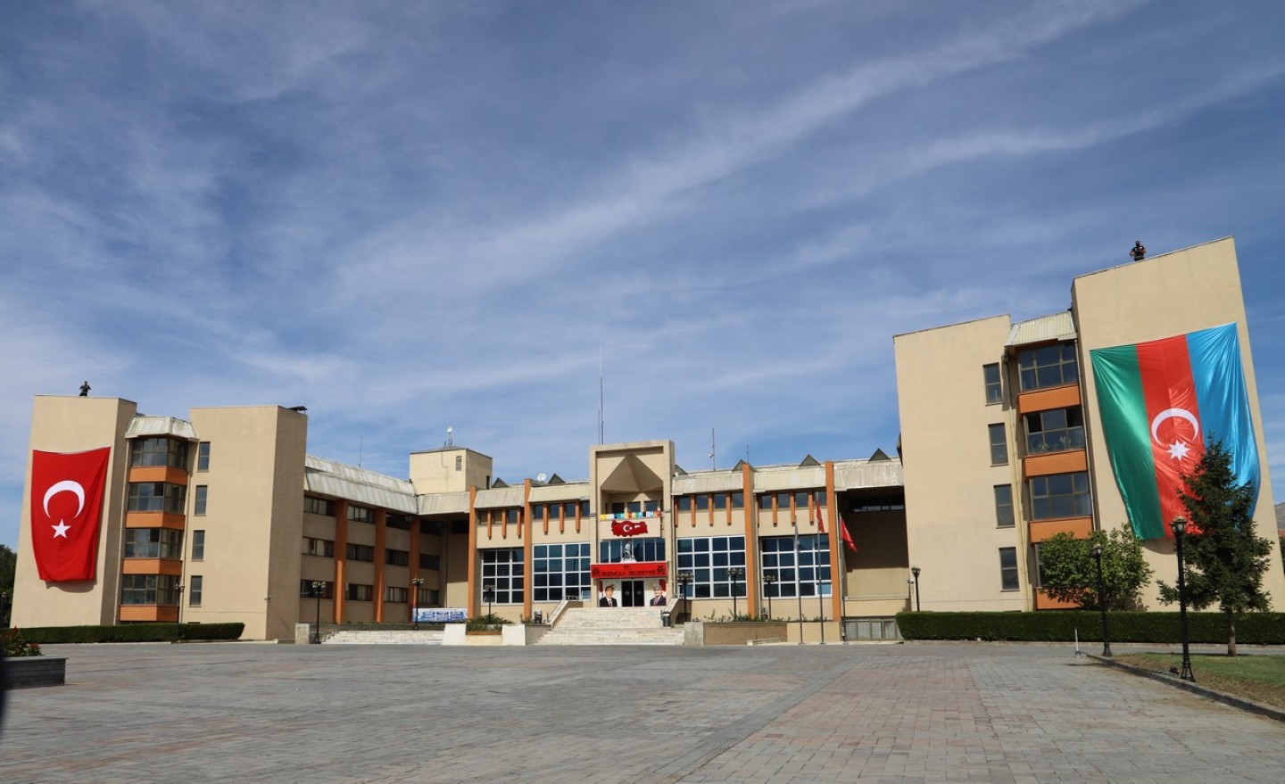 Kardeş Ülke Azerbaycan’ın Haklı Davasına Erzincan Belediyesinden Destek