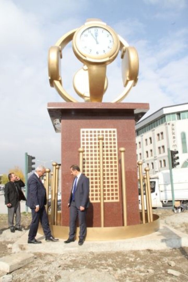 Kavşak Yenileme Çalışmaları Devam Ediyor