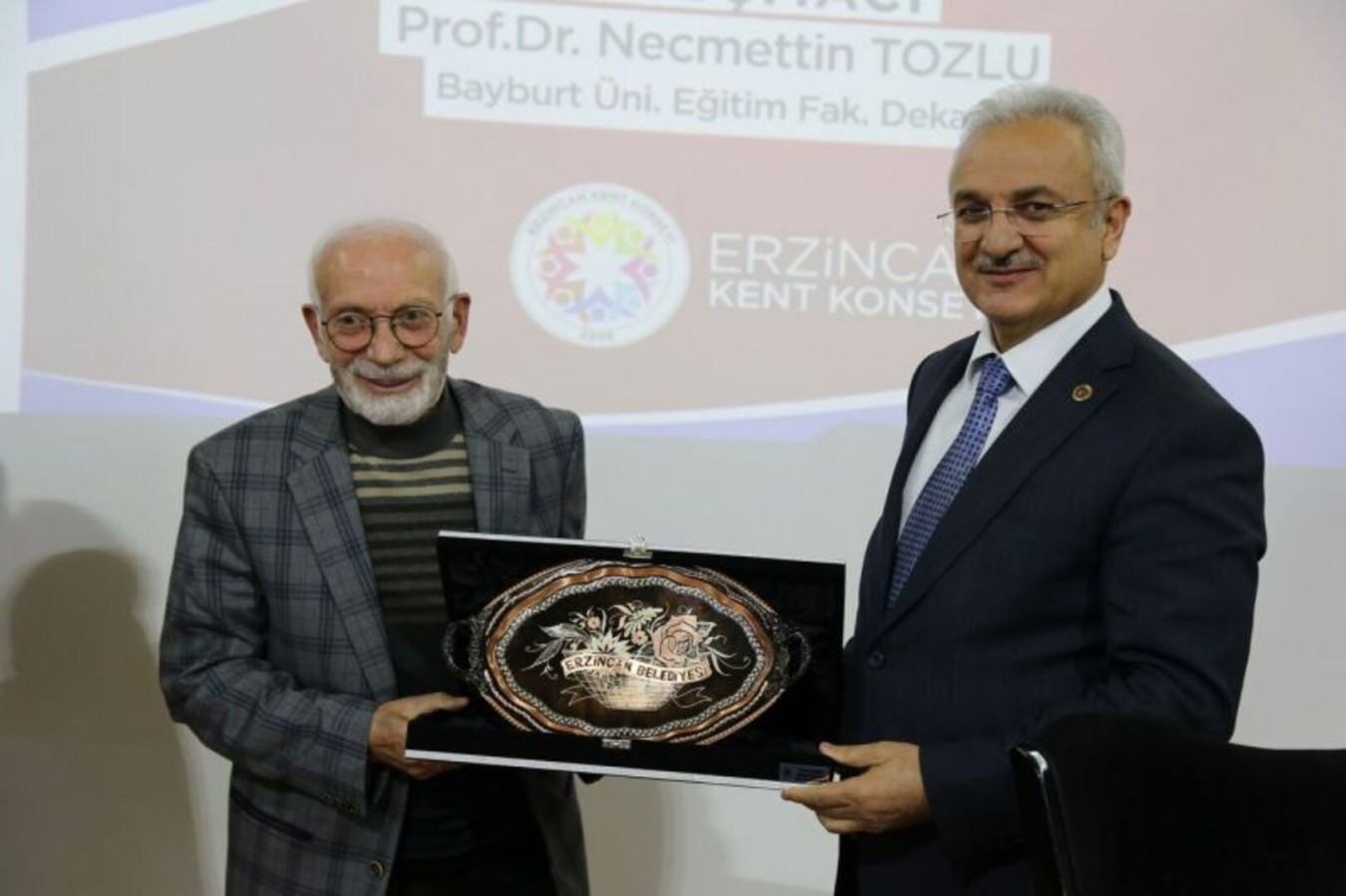 Kent Konseyinden “Var Olma Savaşı” Konferansı