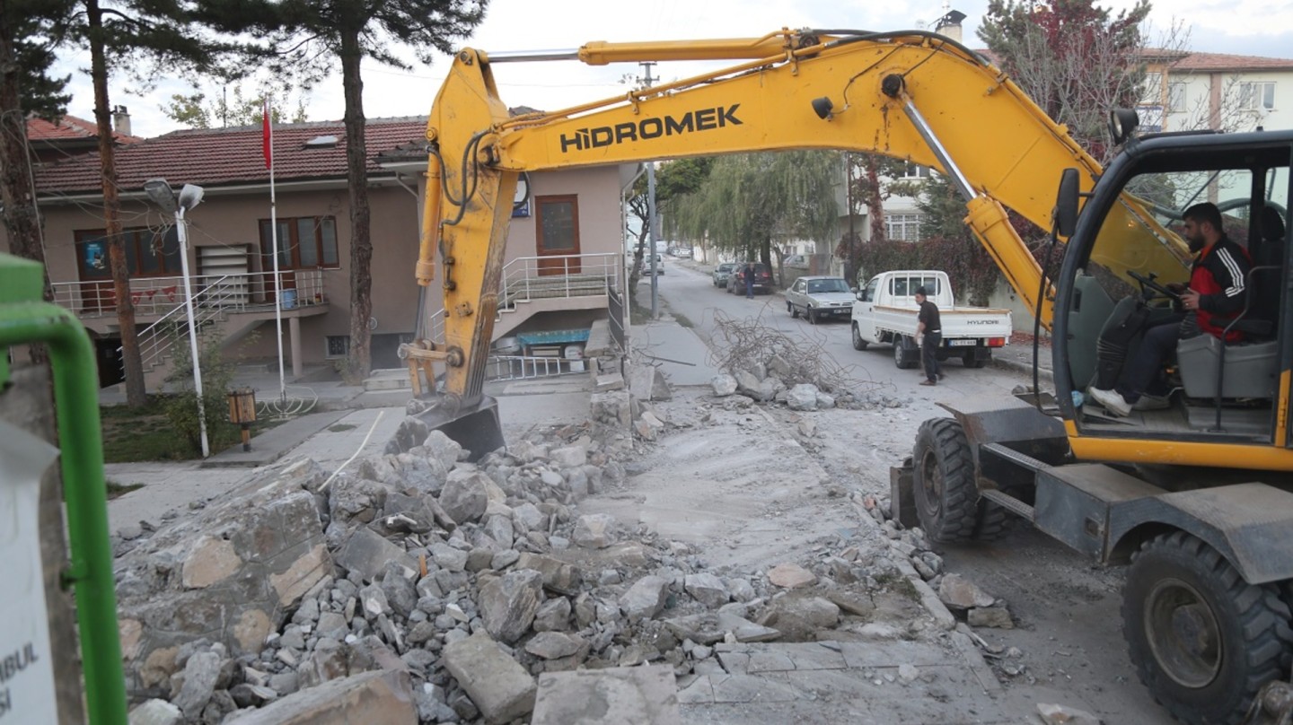 Kızılay Camisinde Çalışmalar Başladı