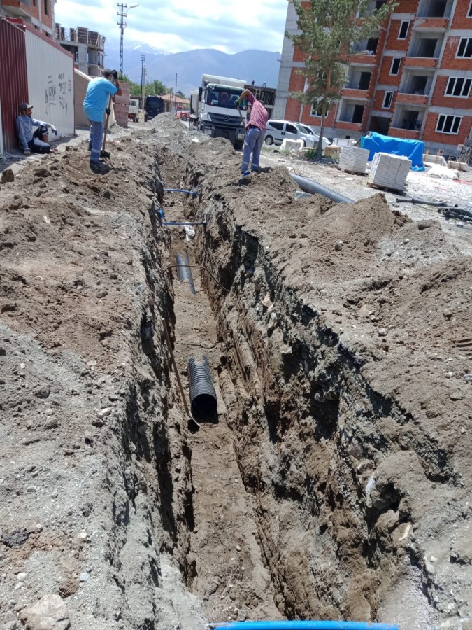 KIZILAY HOCABEY KENTSEL DÖNÜŞÜM ALANINDA ALT YAPI ÇALIŞMALARI DEVAM EDİYOR