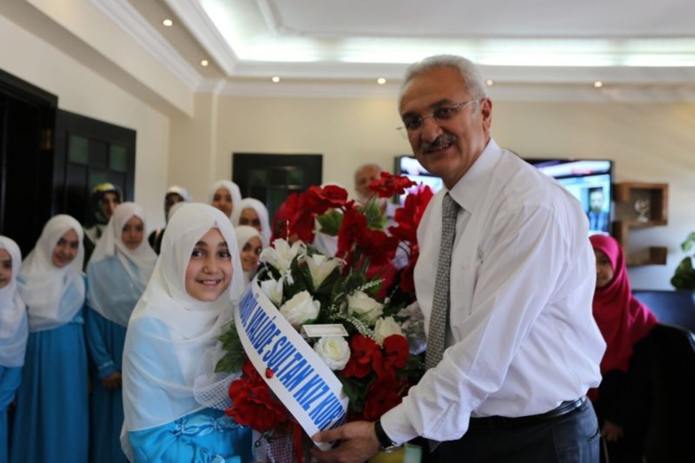 Kur’an Kursu Öğrencilerinden Başkan Başsoy’a Ziyaret