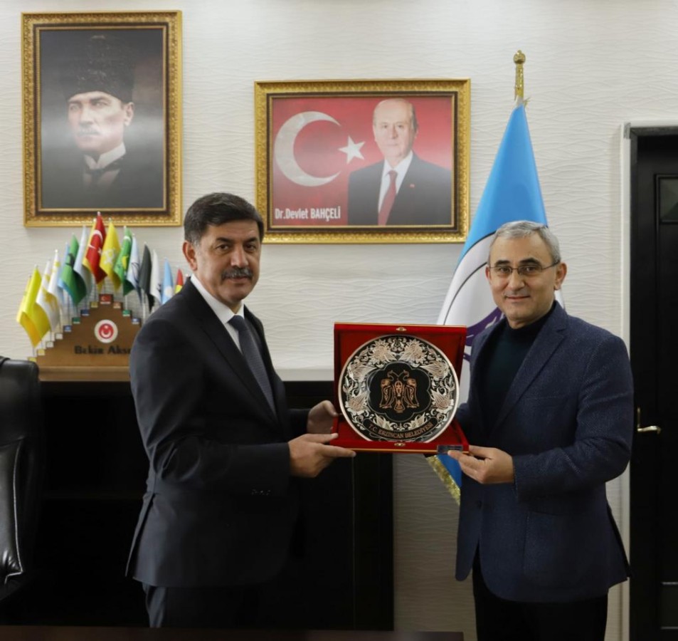 Kütahya Belediye Başkanı Alim Işık Erzincan Belediyesi'ni ziyaret etti