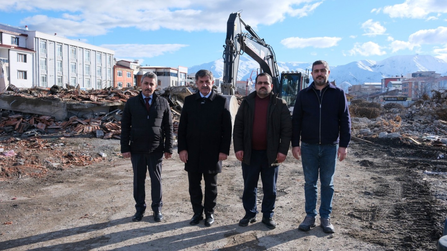 Merkez Çarşısı Kentsel Dönüşümünde Hafriyat Alma İşlemine Başlandı