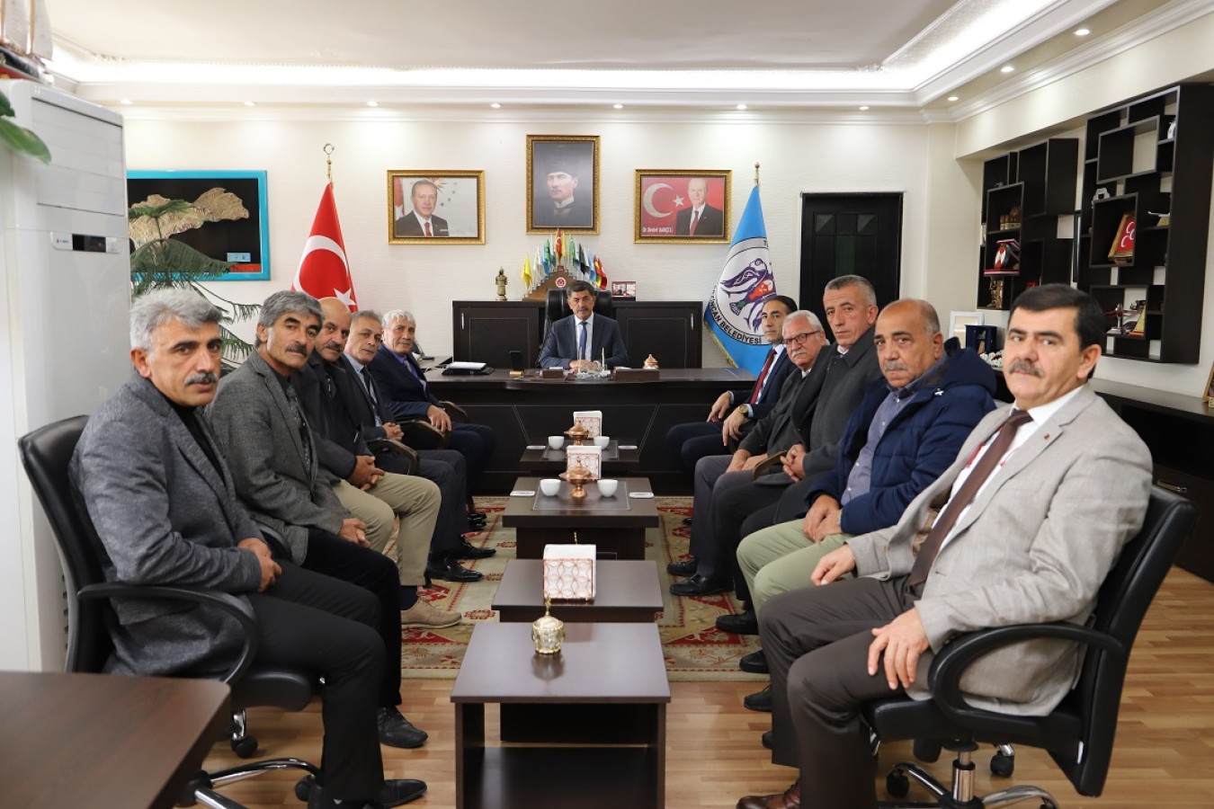 Muhtarlar günü münasebetiyle Belediye Başkanımız Sayın Bekir Aksun’a Muhtarlardan Ziyaret