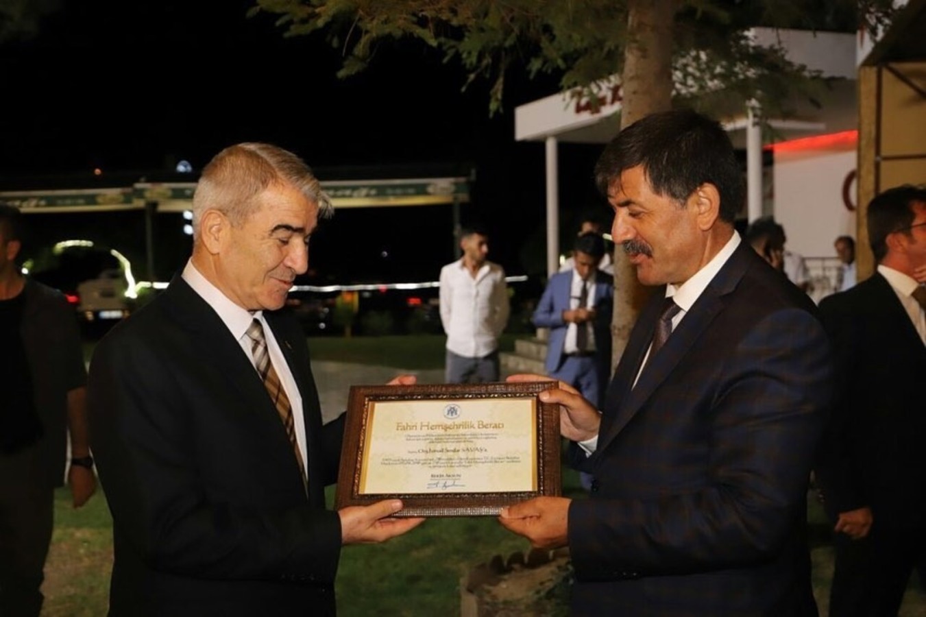 Org. İsmail Serdar Savaş'a Fahri Hemşehrilik Beratı
