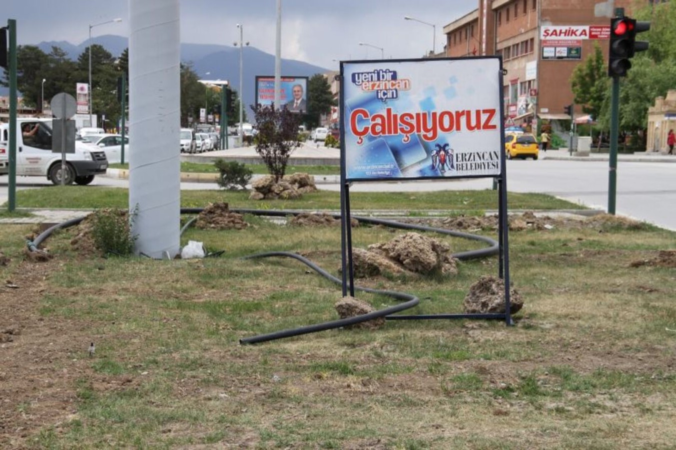 OTOMATİK SULAMA ÇALIŞMALARI DEVAM EDİYOR