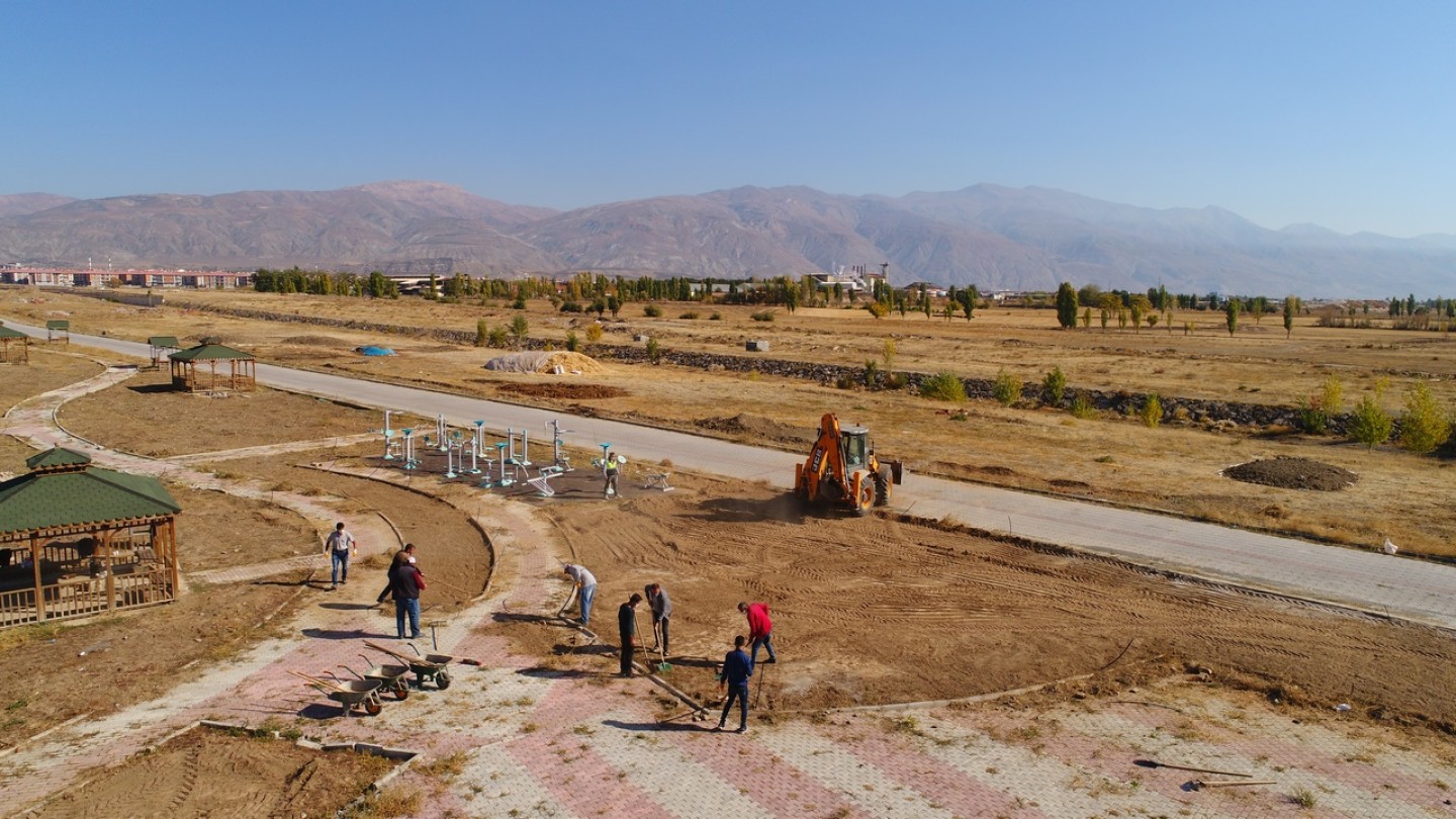 Park Alanlarındaki Çalışmalarımız Devam Ediyor