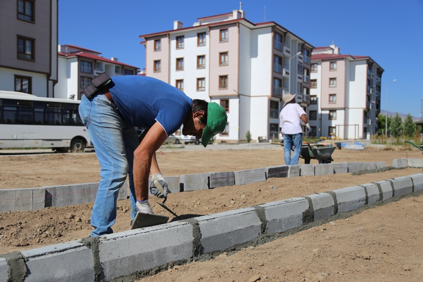 Park ve yeşil alan kazandırma çalışmalarımız devam ediyor