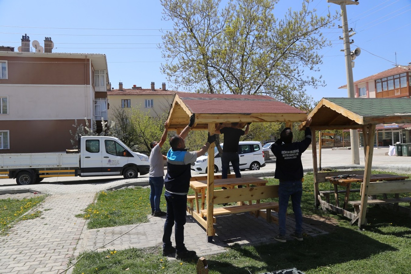 Parklar bahar için hazırlanıyor