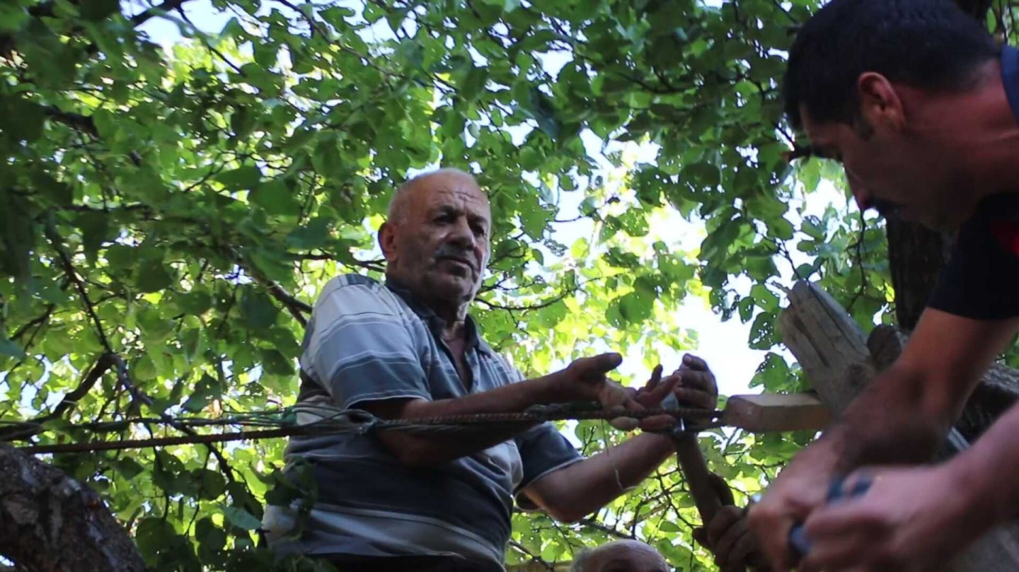Parmağı Çelik Tele Sıkışan Vatandaşın Yardımına İtfaiye Ekiplerimiz Koştu