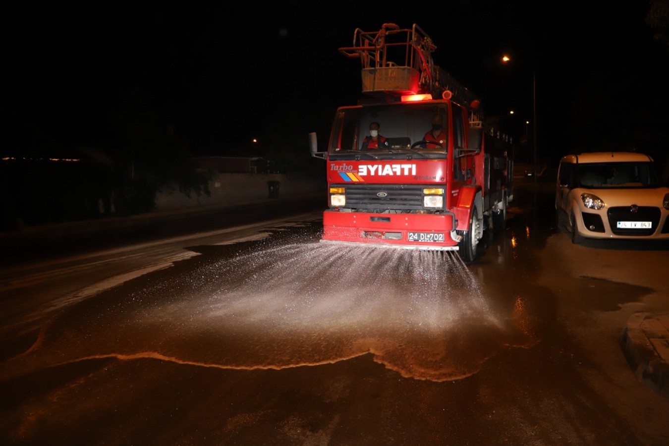 Pazar Alanları Dezenfekte Ediliyor