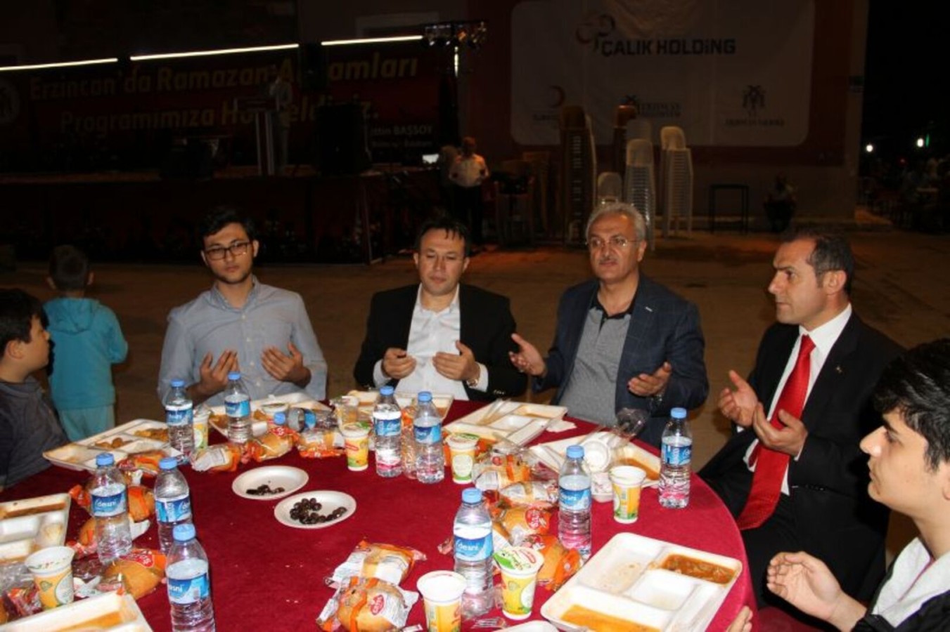 RAMAZAN BOYUNCA İFTAR ÇADIRLARI ZİYARETÇİLERİNİ BEKLİYOR OLACAK
