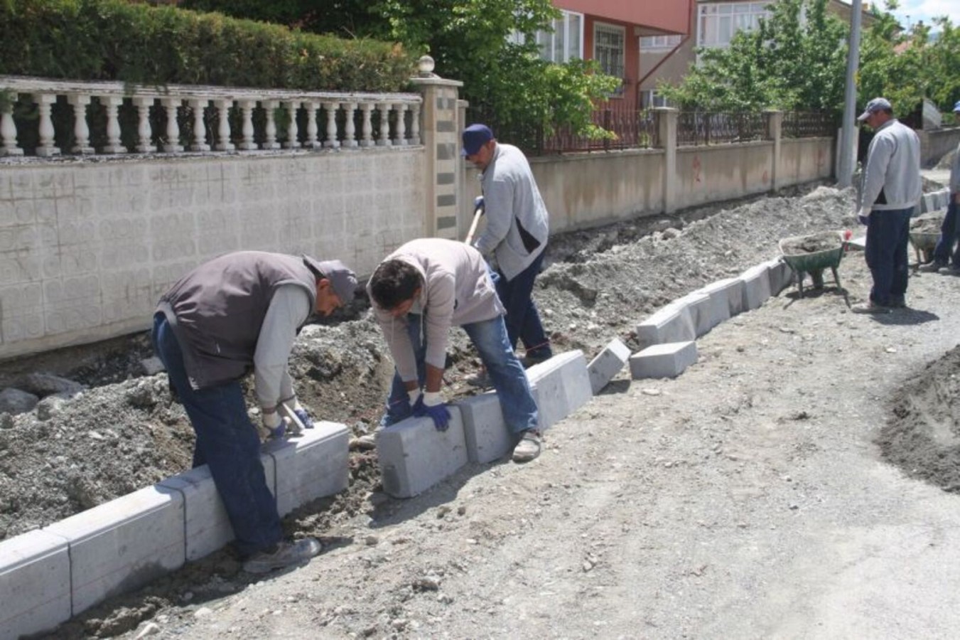 Şehit Bnb. Yaşar Akansel Caddesinde Kaldırım Çalışmalarına Başlandı