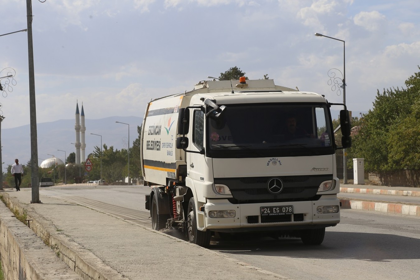 Temizlik çalışmalarımız devam ediyor