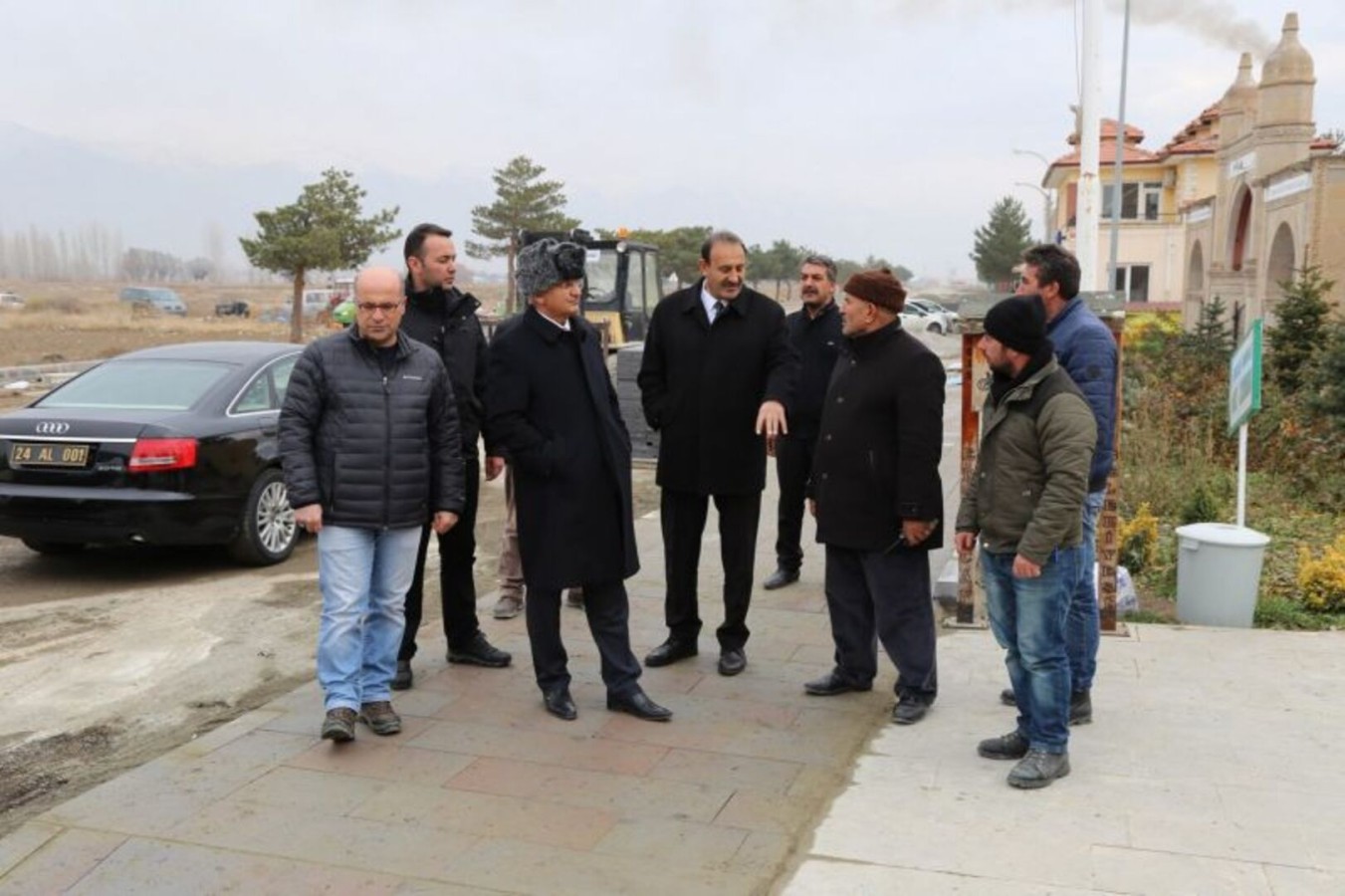 Terzibaba Mezarlığında Çevre Düzenleme Çalışmaları Devam Ediyoruz