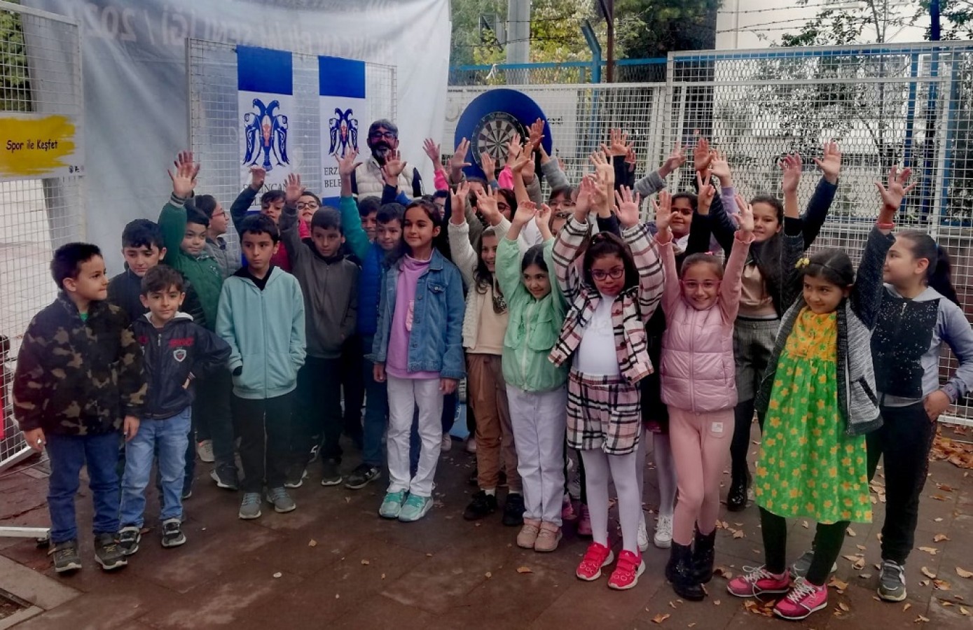 TÜBİTAK 4007 Bilim Şenliğinde 5000 öğrenciyi Dart Sporuyla tanıştırdık