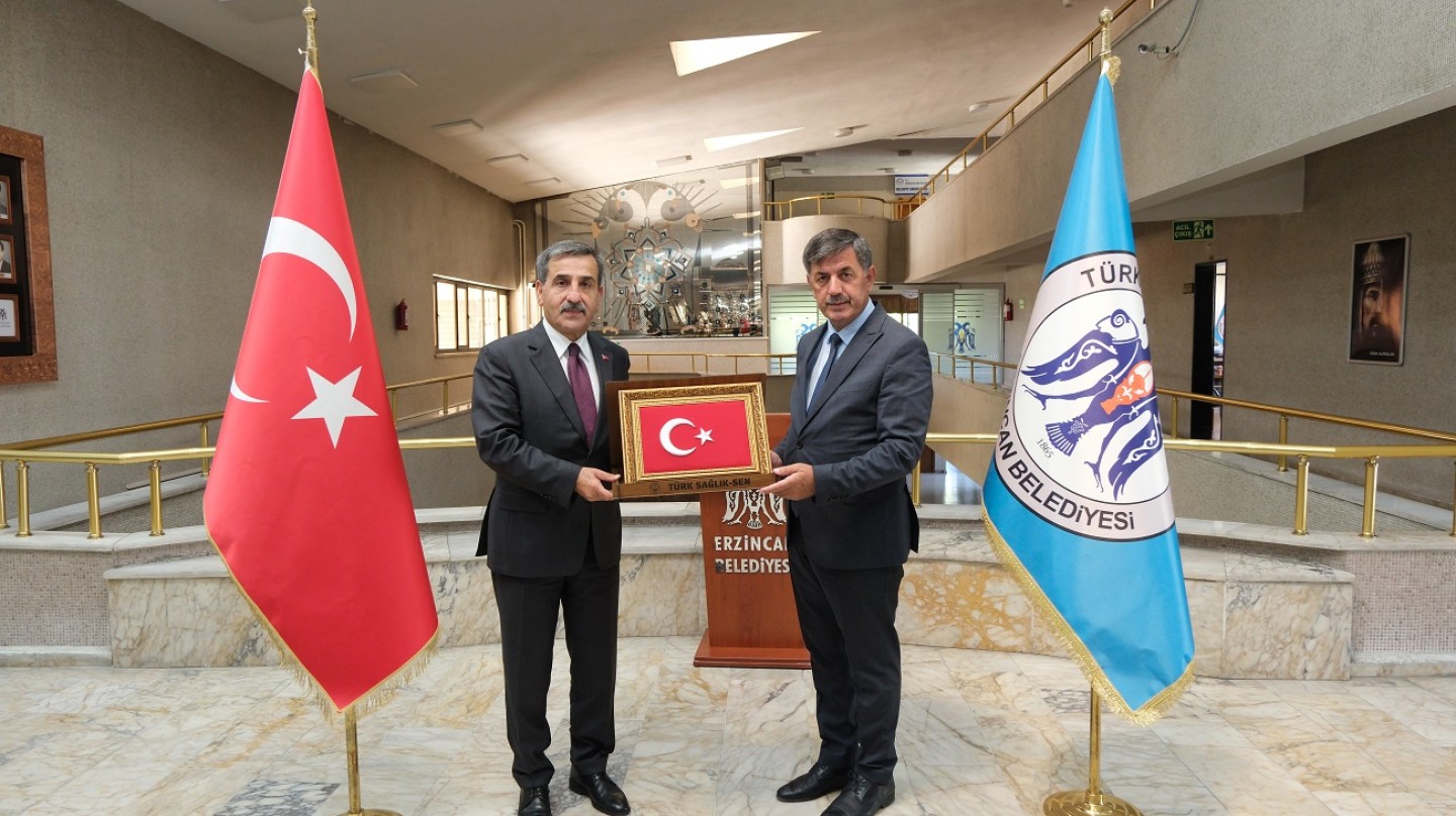Türkiye Kamu-Sen Genel Başkanı Sn. Önder Kahveci, Belediye Başkanımız Sn. Bekir Aksun’a ziyarette bulundu.