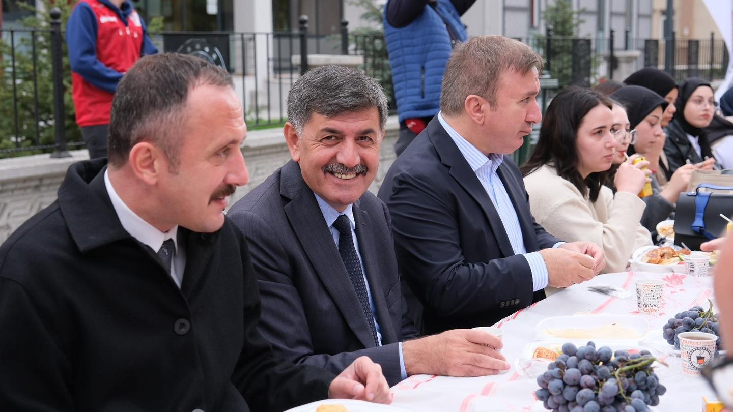 Üniversite öğrencilerine “Hoş Geldiniz Kahvaltısı”