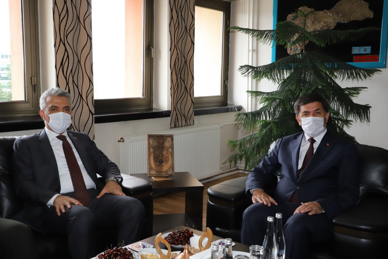 Vali Makas’dan Başkan Aksun’a Ziyaret