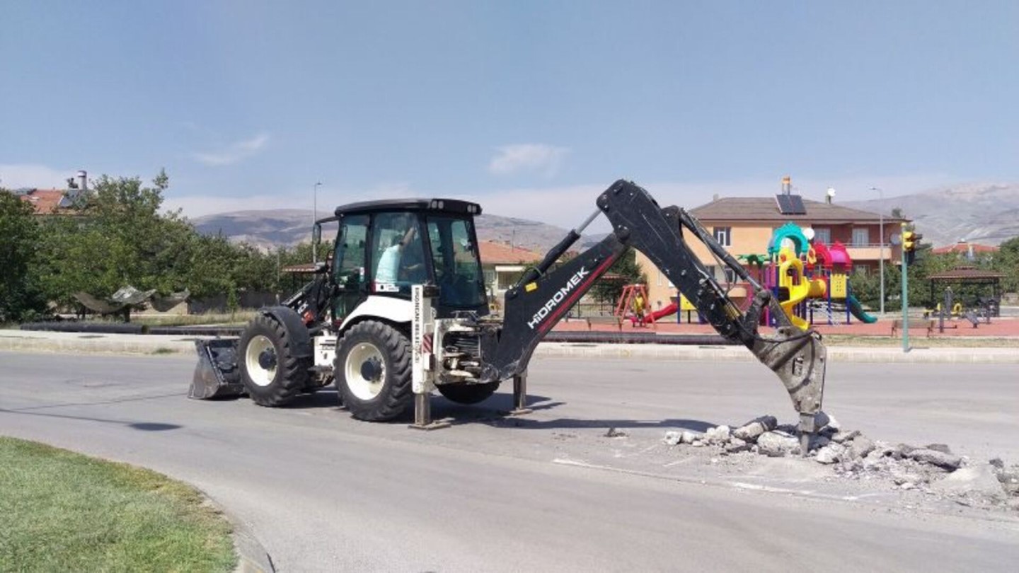 Yağmur suyu drenaj hattı çalışmaları devam ediyor