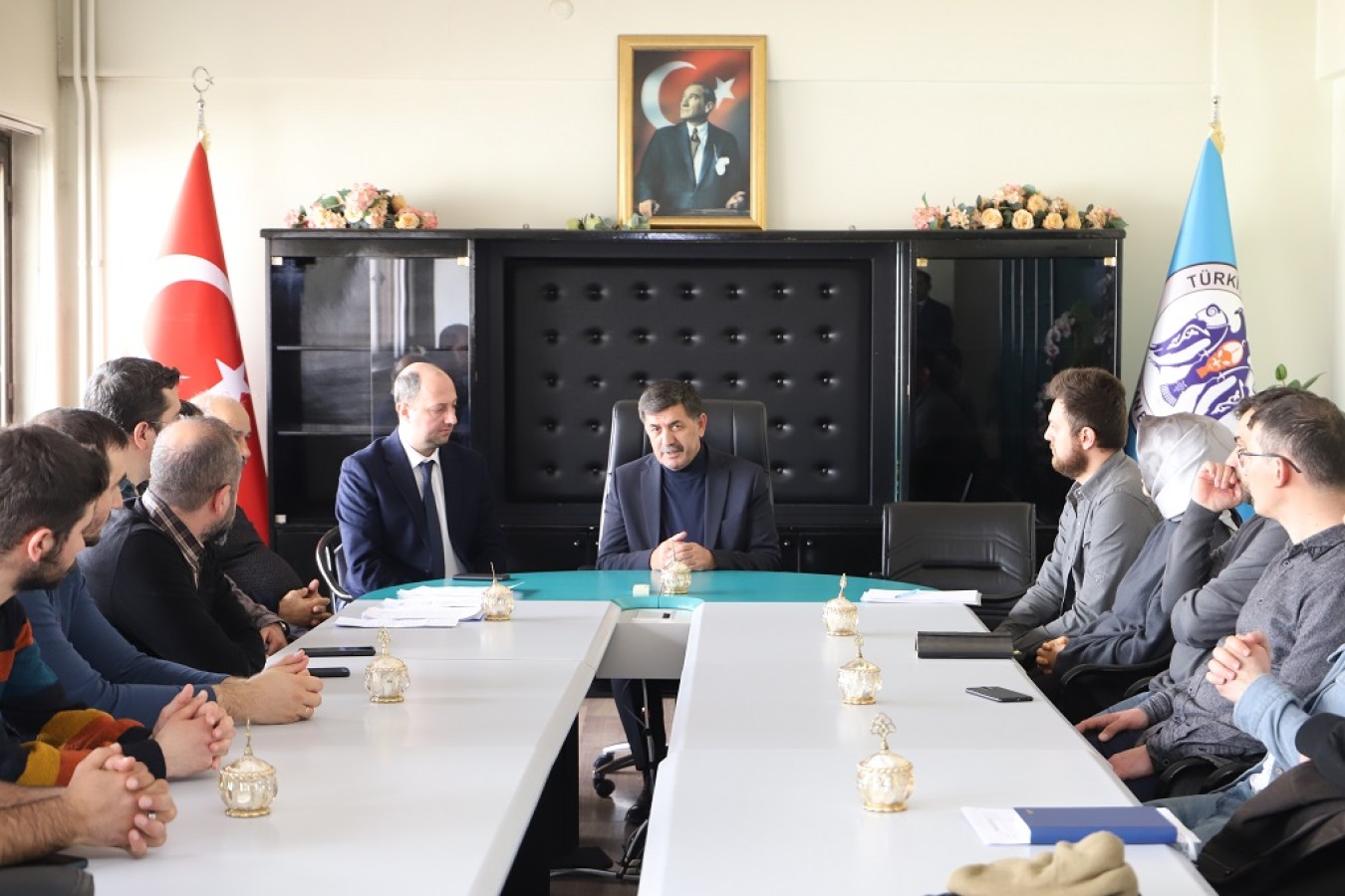 Yapı Stoku Değerlendirme Komisyonu üyeleri, Belediye Başkanımız Sayın Bekir Aksun ile bir araya geldiler.