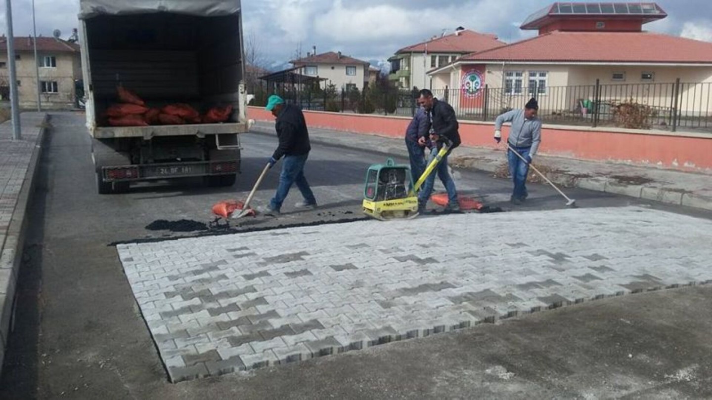 Yayaların ve Sürücülerin Emniyetini Önemsiyoruz