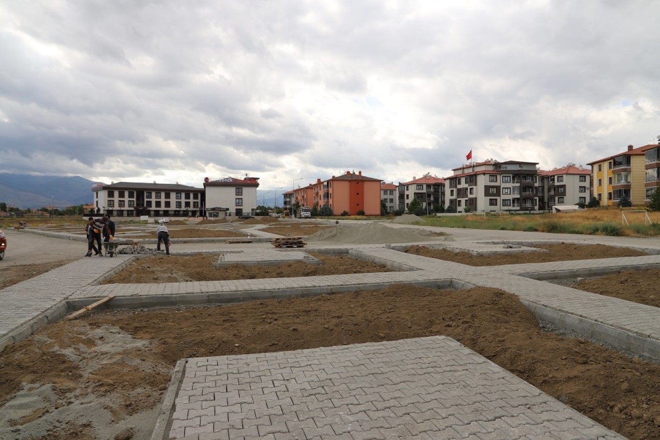 Yeni parklar kazandırmaya devam ediyoruz