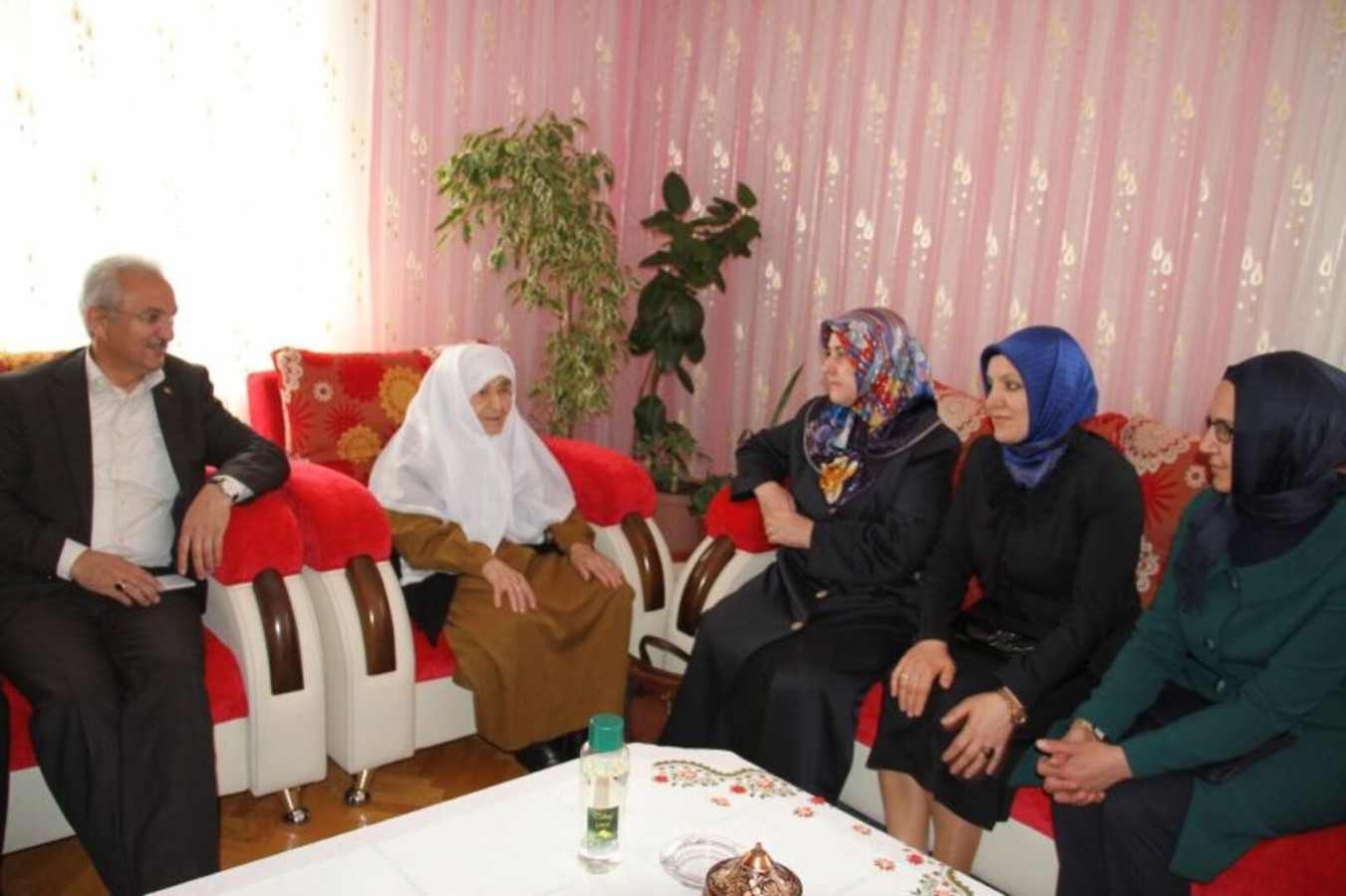 Yılın annesi 97 Yaşındaki Saime Nine