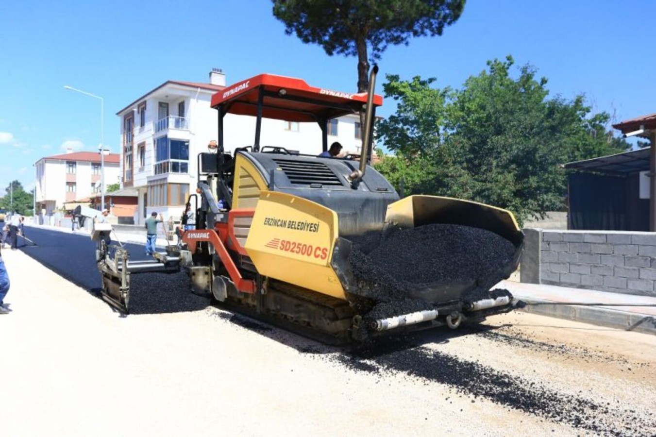 Yol Genişletme Çalışmaları Devam Ediyor