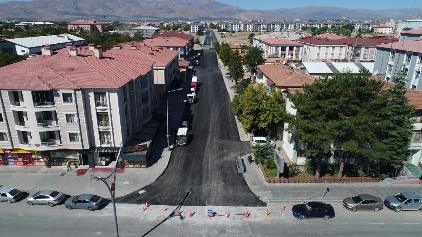 Yol yenileme çalışmalarımız devam ediyor