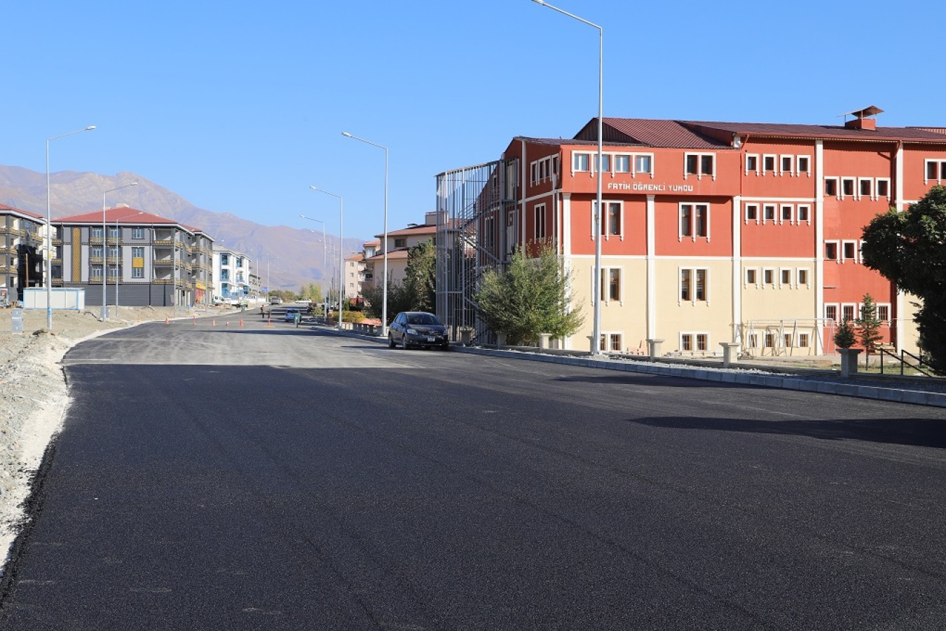 Yunus Emre Mahallesi yenileme çalışmaları tamamlandı