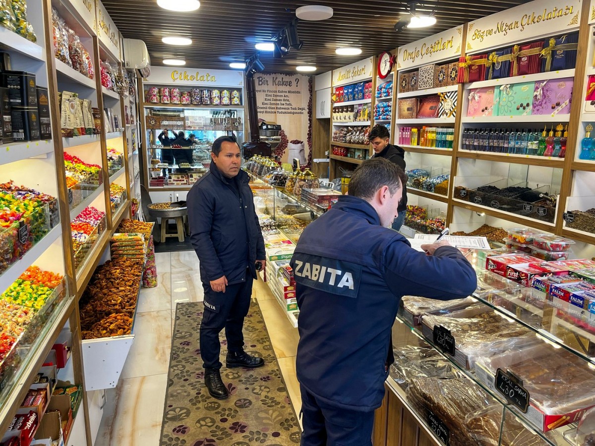 Zabıta ekiplerimizden kuruyemiş satışı yapan işletmelere denetim.